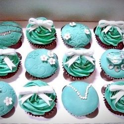 Mi lehet választani az esküvői torta vagy cupcakes