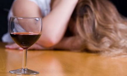 Hogyan lehet megállítani az alkoholfogyasztás egy nő egyedül tablettát egy lány otthon, a kezelés