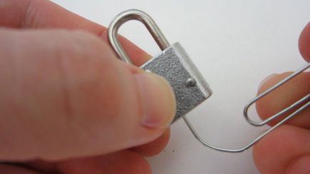 Hogyan kell megnyitni egy egyszerű zárak és kilincsek egy gemkapocs - én kis hangulatos sarok