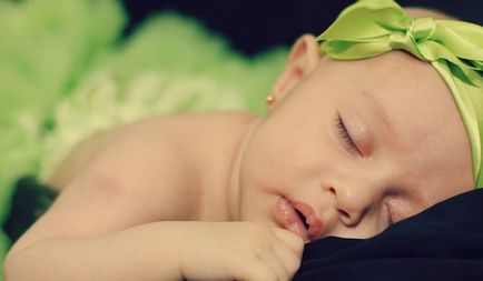 Hogyan segíthet a baba átalussza az éjszakát, tanácsadás a gyermekek alvás