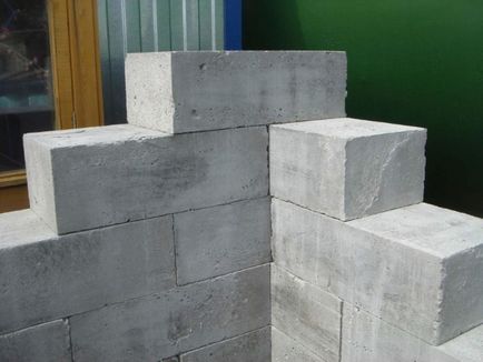 Hogyan építsünk egy garázs könnyű összesített blokkok beton kezével, sdelai Garazh