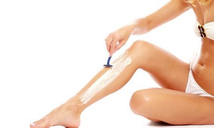 Hogyan, hogy borotválja meg a lábát egy borotvapengével irritáció nélkül