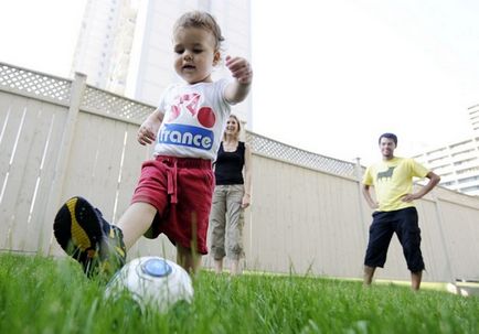 Hogyan kell tanítani a gyermeket, hogy a sport korán (hogyan kell tanítani a gyermeket, hogy a sport, hogy már korán) Hogyan kell tanítani a gyermeket, hogy a sport, hogy már korán