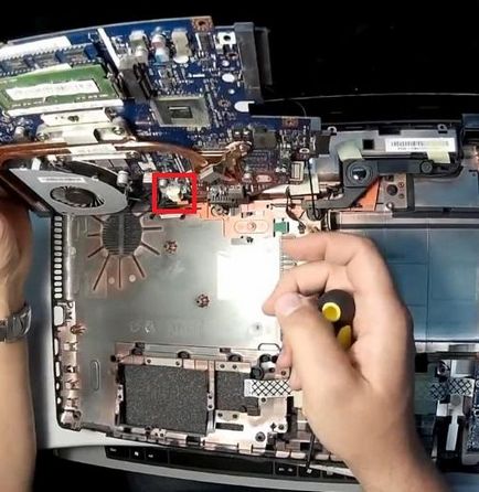 Ahogy szétszerelni acer 5750g vagy tisztítani a portól acer 5750 (5750 Acer 5750g szétszerelni tisztítható por) Hogyan szétszedni acer 5750G vagy hogyan kell tisztítani a port az acer 5750