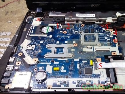 Hogyan szét és tisztítsa meg a port a laptop acer e1-531g