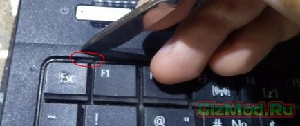 Hogyan szét és tisztítsa meg a port a laptop acer e1-531g