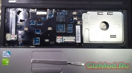 Hogyan szét és tisztítsa meg a port a laptop acer e1-531g