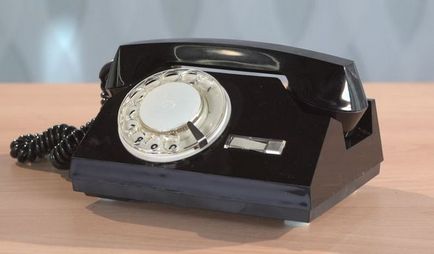 Mi a különbség a két régi walkie-talkie telefonok