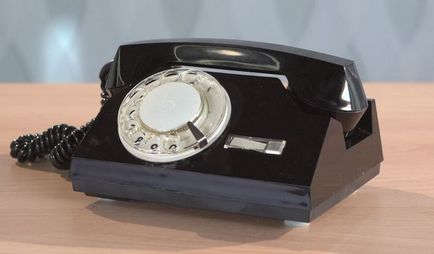 Mi a különbség a két intercom (játékok) régi telefonok Mi a különbség a két régi walkie-talkie telefonok