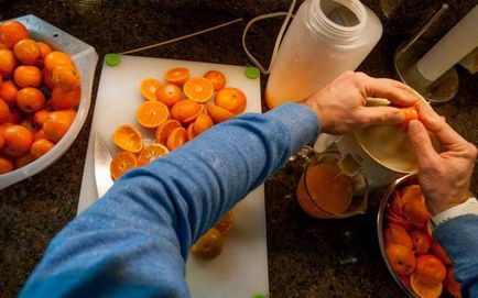 Hogyan vehetik mandarin gyümölcslé mandarint a szervezet számára
