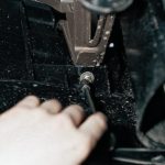 Hogyan lehet eltávolítani és cserélni az első és hátsó lökhárító a 2110, 2111, 2112 (lökhárító) Hogyan lehet eltávolítani és cserélni az első és hátsó lökhárító a 2110, 2111, 2112
