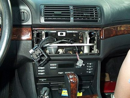Eltávolítása rádió BMW - E39, X5, E53, E60, E46, E90