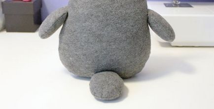 Hogyan kell varrni egy kitömött játék Totoro saját kezűleg