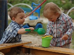 Hogyan, hogy megnyugtassa a gyermek 2 éves kor alatt egy hisztit