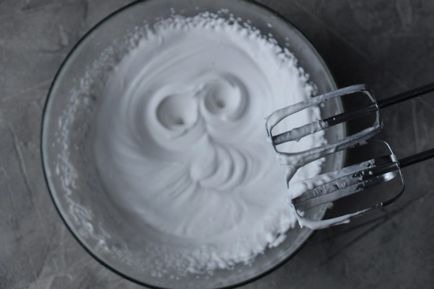 Hogyan verte a kókusz krém (cukor Agave szirup) Hogyan verte a kókusz krém