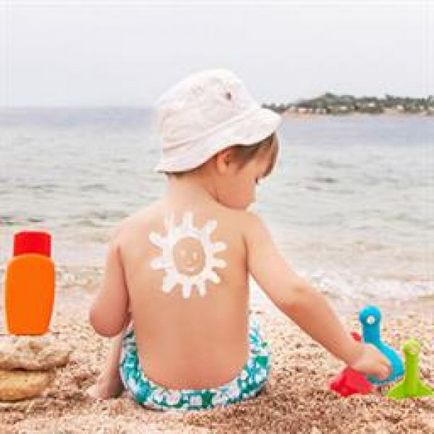 Hogyan védi a babát a nap a strandon alapvető tipp anyukák