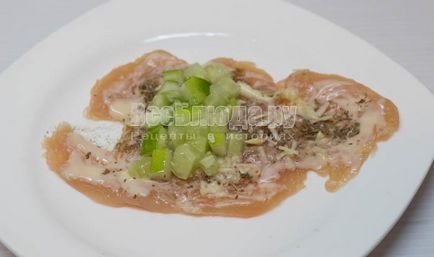 Csirke tekercs uborka a sütőben, a recept lépésről lépésre fotók, minden étkezés (tekercs) Csirke tekercs uborka a sütőben, a recept lépésről lépésre fotók, minden étkezés