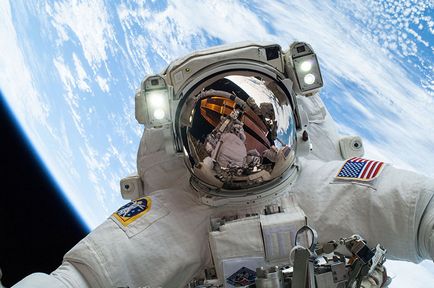 A magassága milyen az élet űrhajósok az ISS-en () A magassága milyen az élet űrhajósok az ISS-en