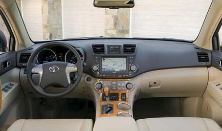 Hátrányok Toyota Highlander (Toyota Highlander 2) város