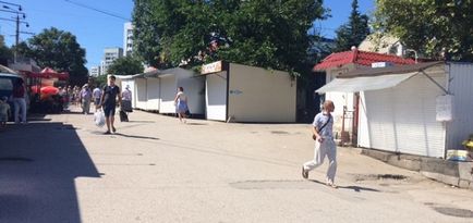 Az egyik központi terén Szevasztopol „adni” a hulladéklerakó, FORPOST Szevasztopol News