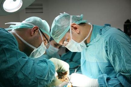 A duzzadási a nyelv alá vagy a nyelv diagnosztika szigetelési eljárás (tumor) Duzzanat a nyelv alá vagy a nyelv a diagnózis tömítés kezelés