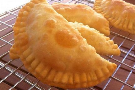 Kovásztalan tésztát a pitét a sütőben recept fényképpel (tészta) Kovásztalan tésztát a pitét a sütőben recept egy fotó
