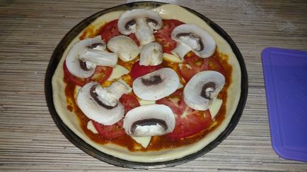 Egyszerű és gyors pizza saját kezűleg