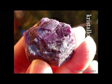 Ruby korund mi ez, és hogyan lehet megkülönböztetni (olvasni a tulajdonságok) Ruby korund mi ez, és hogyan lehet megkülönböztetni
