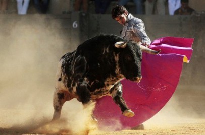 szimbóluma Spanyolország - Bikaviadal harcról, torreádor és bika, fitness közösségi portál fitnesz szerelmesei,
