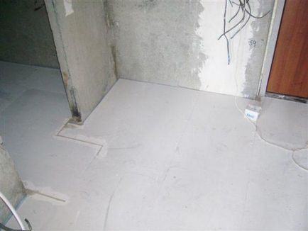 Mi szárad peskobeton esztrich, beton 10 cm, 5 cm, a járólap és laminált alatt félszáraz (szex) Hogyan száraz esztrich homok, beton 10 cm, 5 cm alatt csempe, laminált padló alatt félszáraz