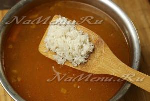 Leves rizs, burgonya és hús, a recept egy fotót