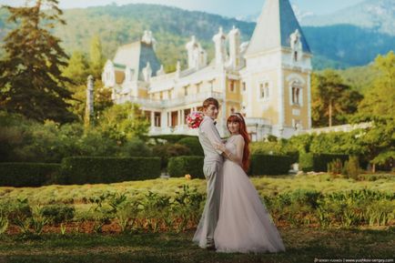 Esküvői két a Krímben, látogatás ünnepség egy tengerre néző - a fotós - Krím, Szevasztopol, Jalta,