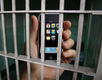 Telefon börtönben lehet használni a mobil és az internet, e tartani otthon, vagy hagyjuk