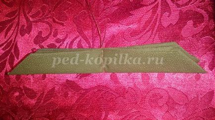 Lotus váza papír szalvéta kezük, mint a jelen március 8. (a) Lotus váza papír szalvéta kezük, mint egy ajándék március 8
