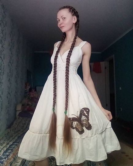 Élő Rapunzel fotó egy lány hihetetlenül hosszú haj elfoglalta a szociális hálózatok