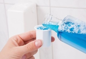 Orális antiszeptikumok, hogy a helyes választás (szájon át) Orális fertőtlenítőszerek, hogy a helyes választás