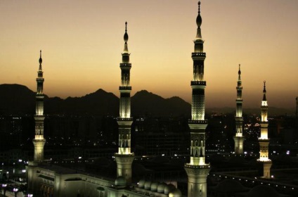 Mit jelent ez a szó: „medina” egy város, vagy egy női nevet (Medina értékét saját) Mit jelent ez a szó: „medina” egy város, vagy egy női név,