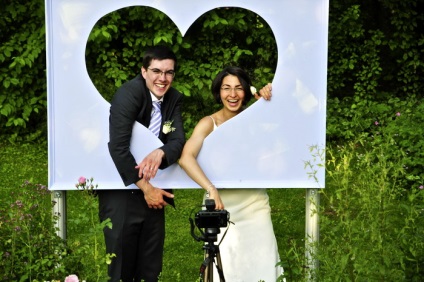 Photo zóna az esküvőre saját kezűleg, attribútumok, kellékek, kellékek kezét