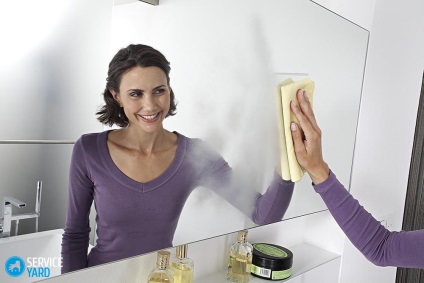 Hogyan tisztítsa meg a fürdőszobában tükör plakk, serviceyard-kényelmes otthon kéznél
