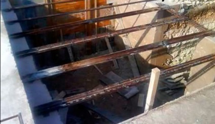 Hogyan öntsük a beton tetőcserepek a pince, nyári dolgok (öntsünk) Hogyan öntsük a beton tetőcserepek a pince, nyári üzleti
