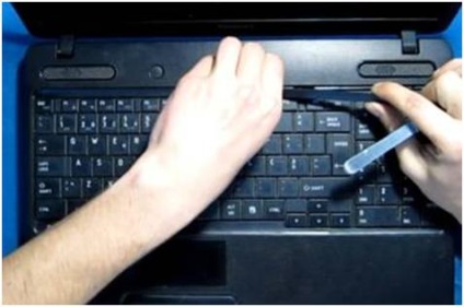 Hogyan szétszedni laptop Toshiba Satellite C650D (laptop) Hogyan szétszedni laptop Toshiba Satellite C650D
