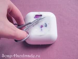 Hogyan készítsünk egy penész szappan kezüket ki a vegyület, szappan a kezüket (szappant képezünk ki a kezét a vegyület) Hogyan készítsünk egy penész szappan kezüket ki a vegyület, szappan meg a kezét