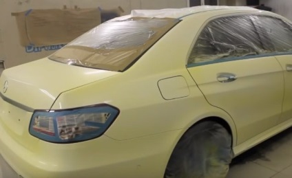 Hogyan lehet eltávolítani a foltokat az autó festés után