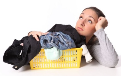 Hogyan lehet eltávolítani a viasz a ruházat otthon