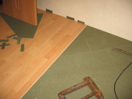Hogyan feküdt laminált padló (mintha egy laminált parketta video) Hogyan feküdt laminált parketta