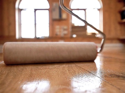 Hogyan törődik laminált padló és parketta a lakásban