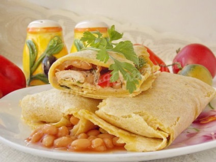 Mexikói burrito babbal és a csirke (bab) Mexikói burrito babbal és csirke