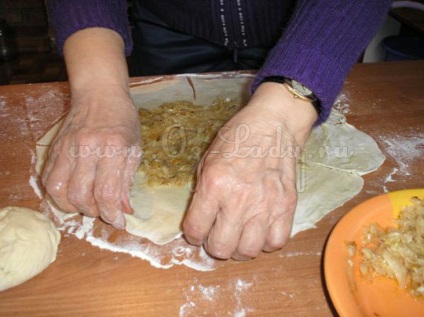 Moldovan plăcintă recept fényképpel (plăcintă) Moldovan plăcintă recept egy fotó