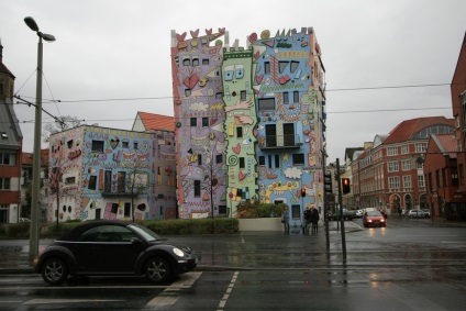 Szokatlan ház (House) szokatlan ház