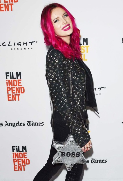 A kép a nap Bella Thorne a premieren a show „Te meghódított” a filmfesztivál Los Angeles